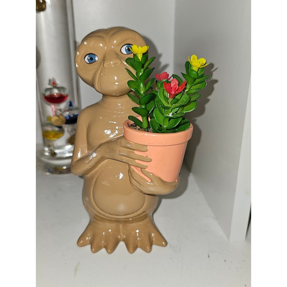 ET The Extra Terrestrial Ceramic Planter Silver Buffalo Alien Figure ET1702EH